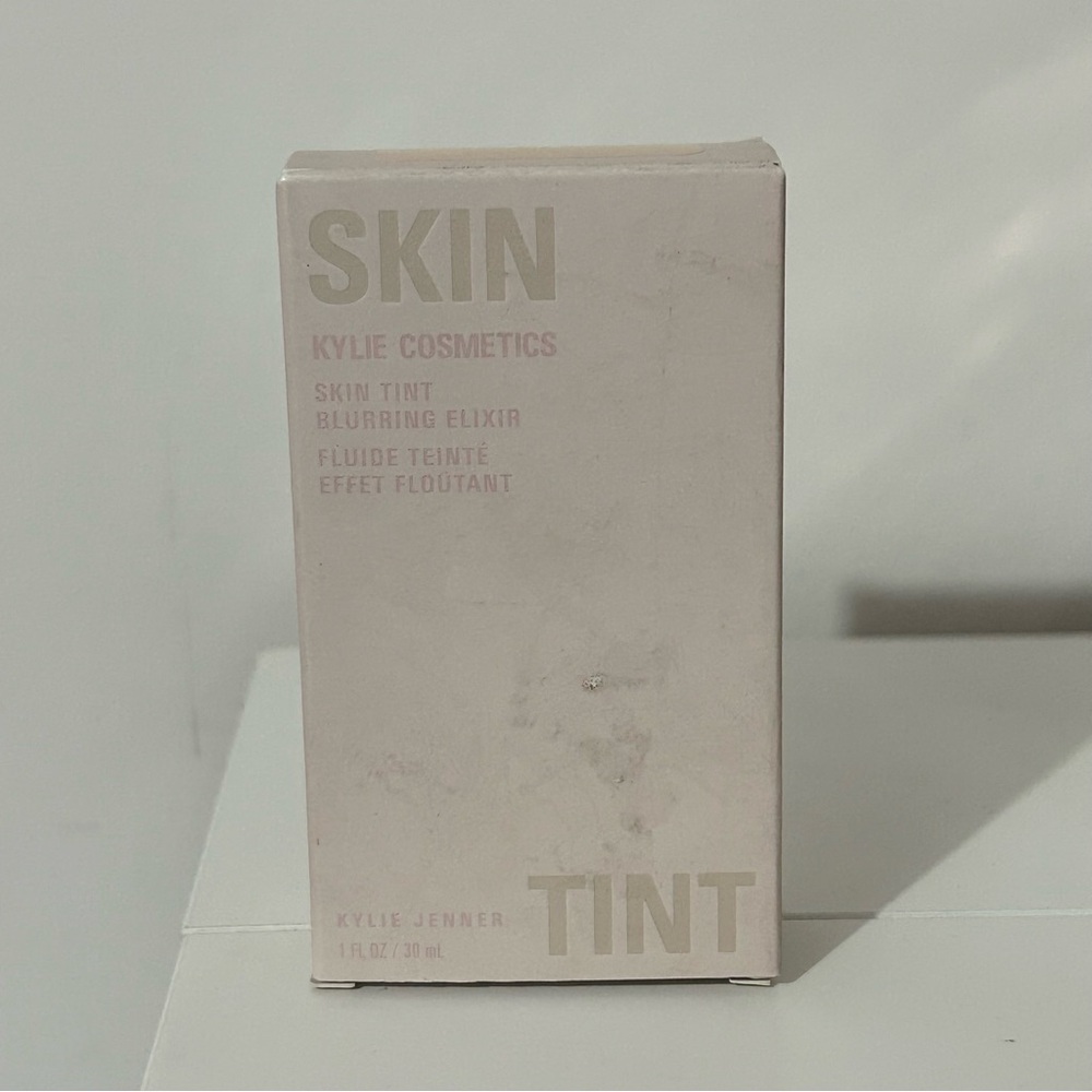 Kylie Cosmetics Skin Tint Blurring Elixir